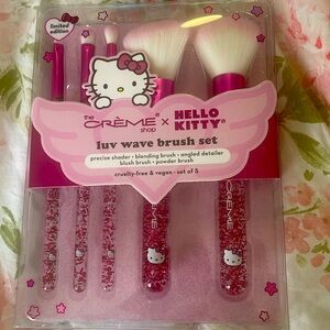 Brand New Hello Kitty Limited Edition brush set “Luv Wave brush set”